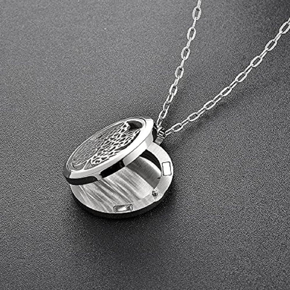 💕3/$20 closet items STOCKIN STUFFER Stainless Stl Diffuser Necklace - 2 options - Picture 4 of 7